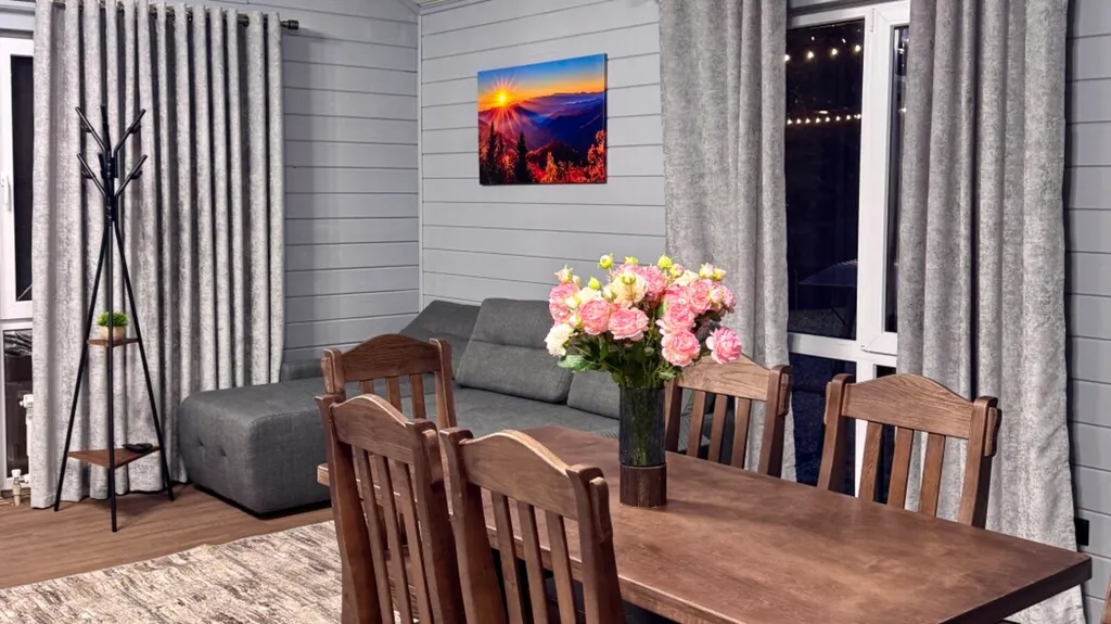 Уютный коттедж с видом на горы