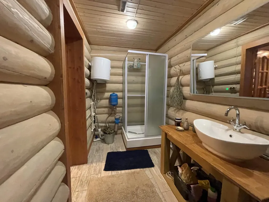 Коттедж Уютный дом с камином и сауной у озера — Ларионово