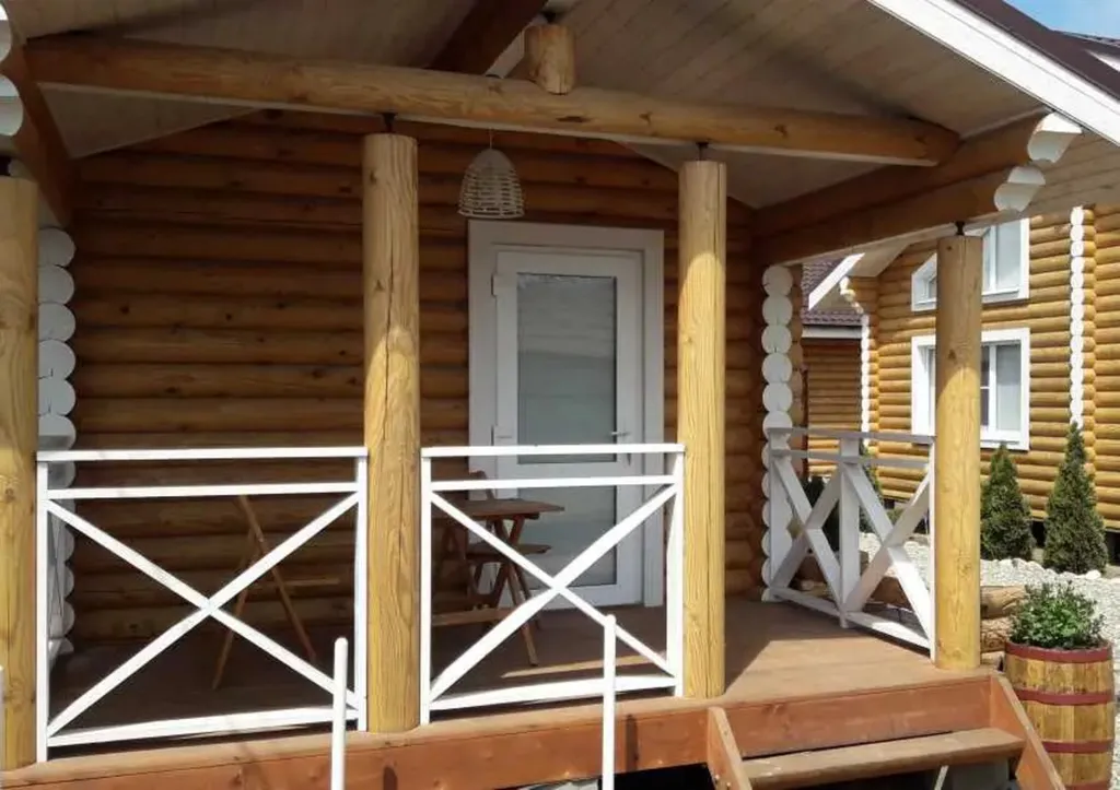 Коттедж Уютный Малый домик отдельный с террасой — Кучугуры