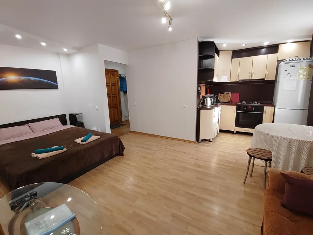 Просторная студийного плана двушка на Пяти Углах