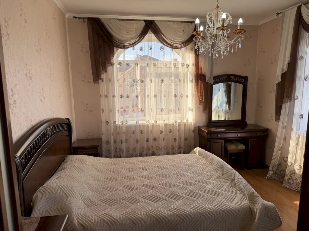 Дом с террасами и видом на море, рядом с центром