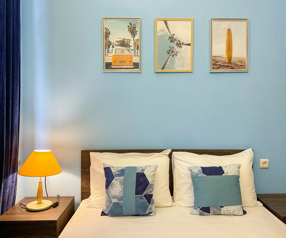 В центре под рукой все событие