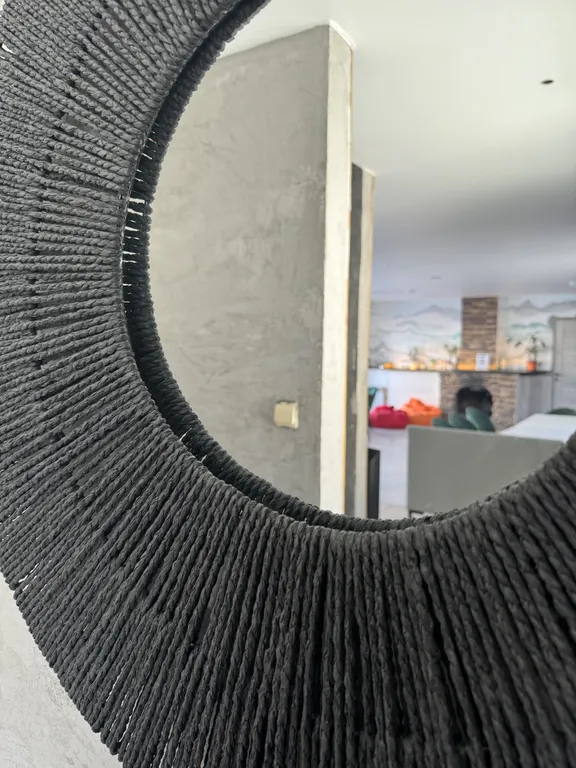 Большой дом в лесу