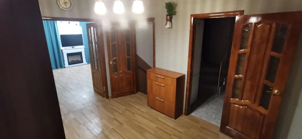 Коттедж Часть дома в частном на первом этаже с большим бассейном — Волгоград