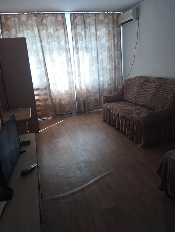 Просторная однокомнатная квартира с видом на море