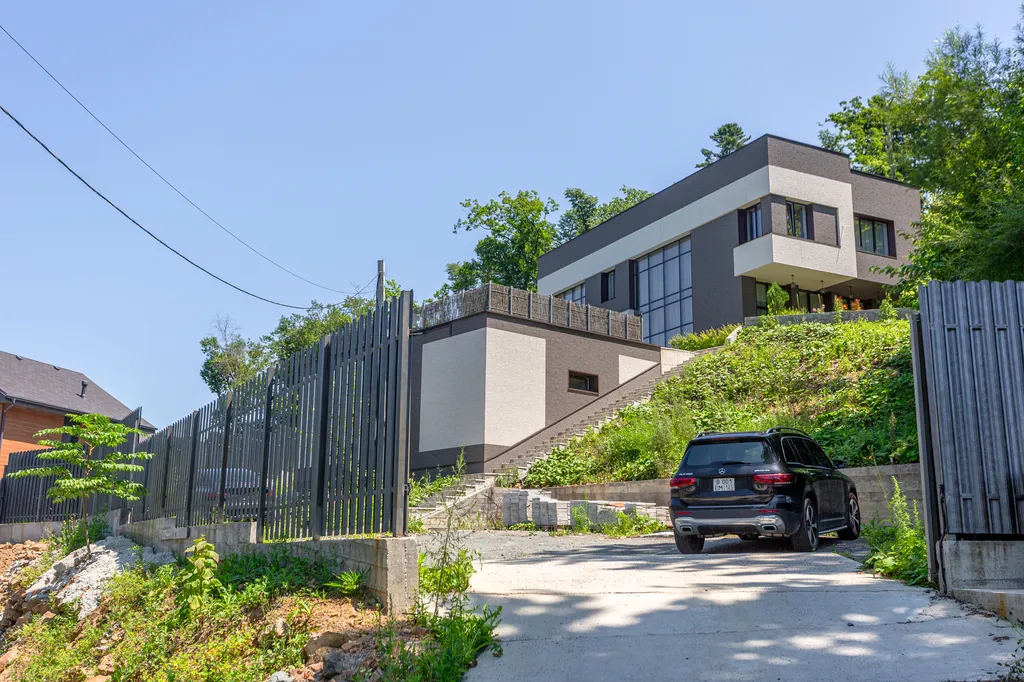 Коттедж Эксклюзивный дом с бассейном (район Ботанического сада) — Владивосток