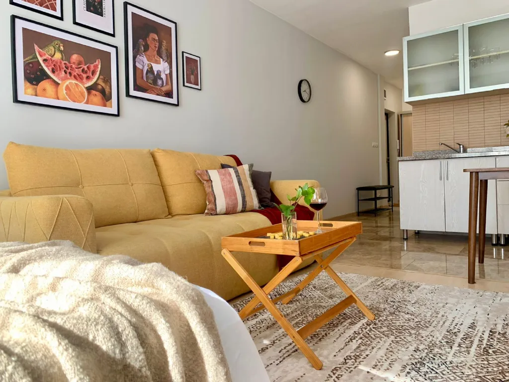 Яркая студия фрида кало в центре города алматы