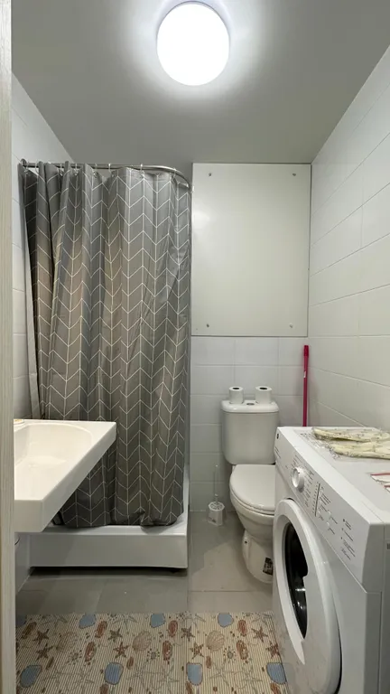 Истомáн в спальном микрорайоне