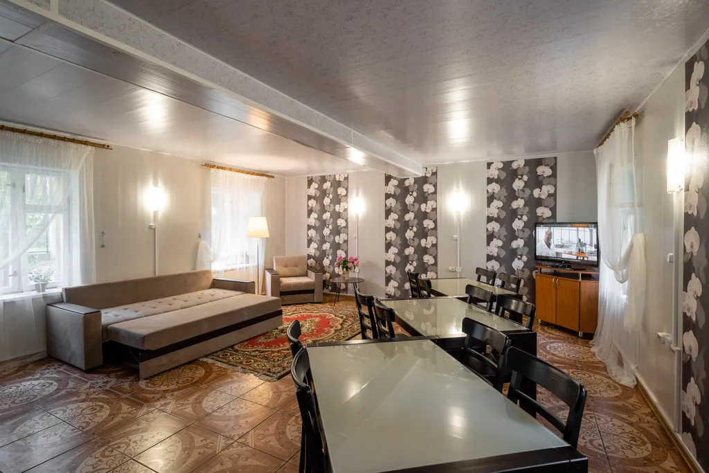 Дом 1 в лесу у реки