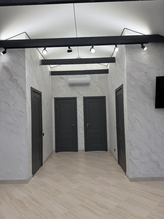 Дом на берегу реки с банным чаном