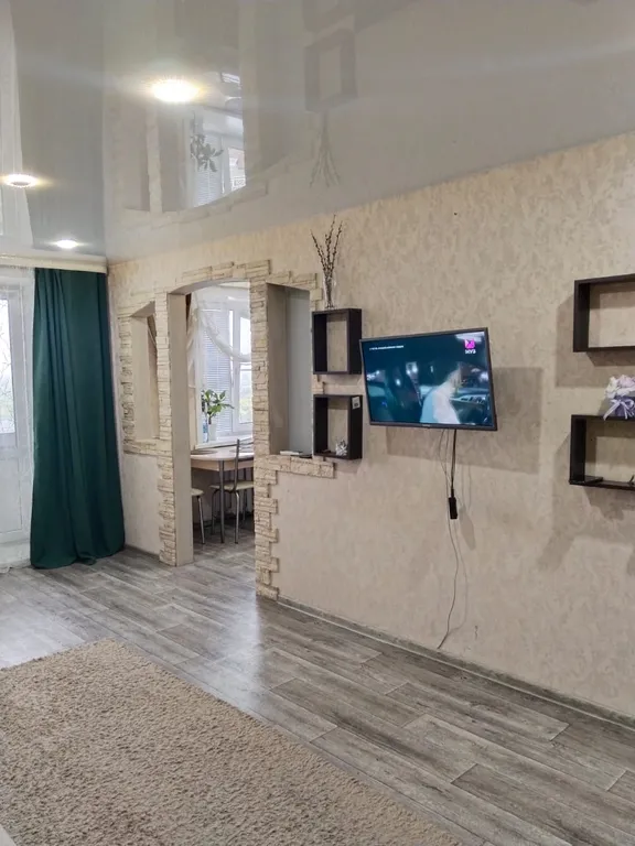 Уютная и светлая квартира — аренда посуточно в Мариинск