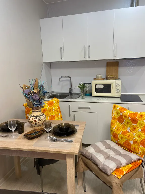 У леса, с ремонтом и 2 кроватями Переезжайте с одним чемоданом!