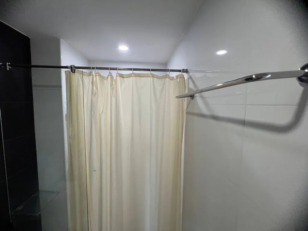 Студия после ремонта с удивительным видом с 8 этажа в центре Каты