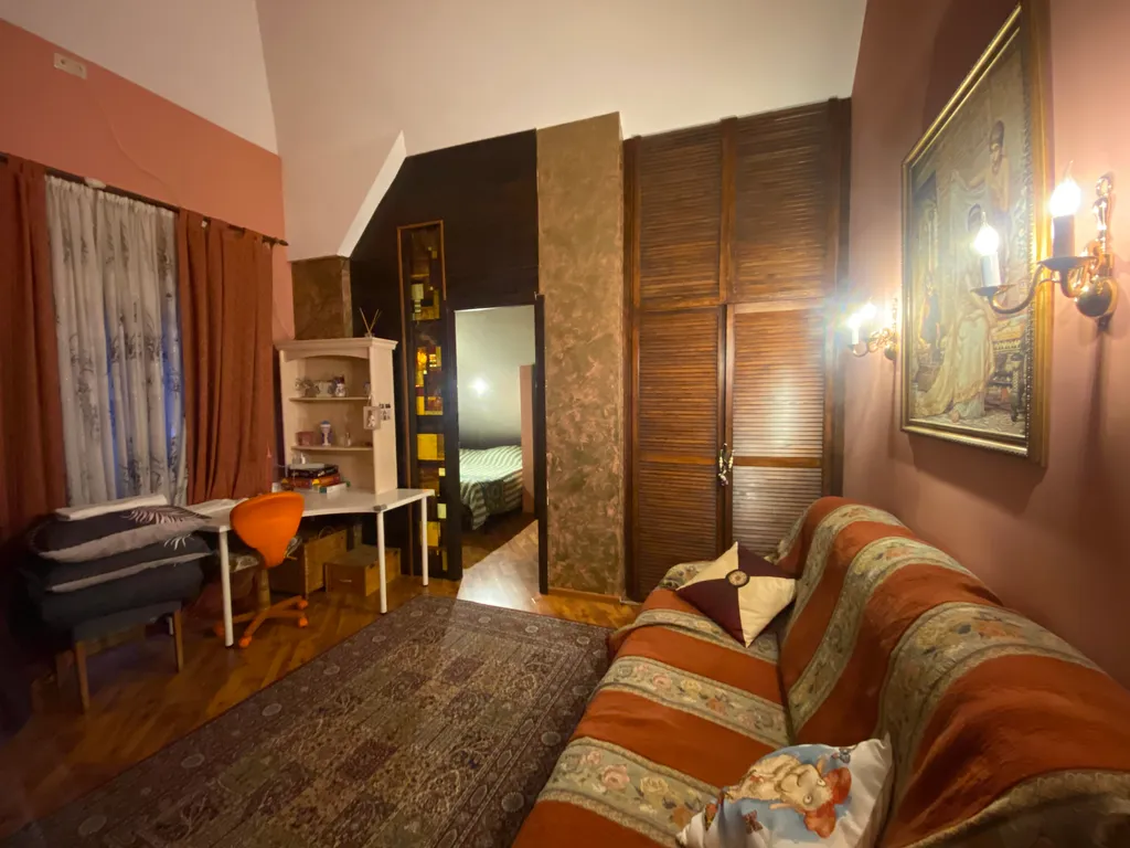 Коттедж с баней и джакузи рядом с горками