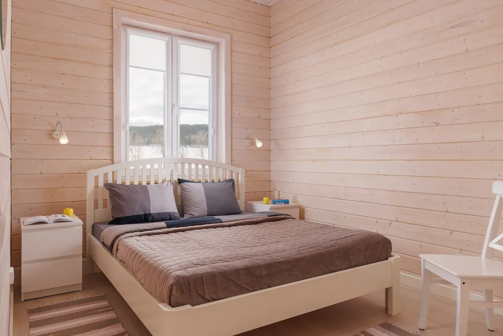 Коттедж Коттедж на берегу озера с видом на горнолыжный курорт и сауной внутри — Заозерный