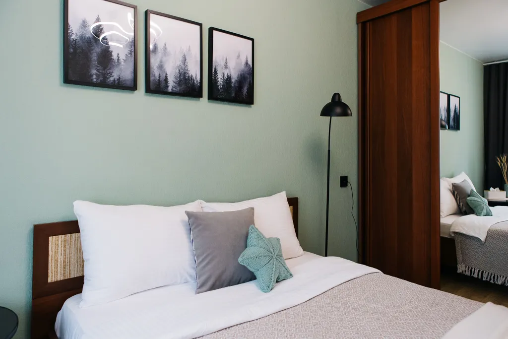 Двухкомнатная квартира рядом с площадью Ленина