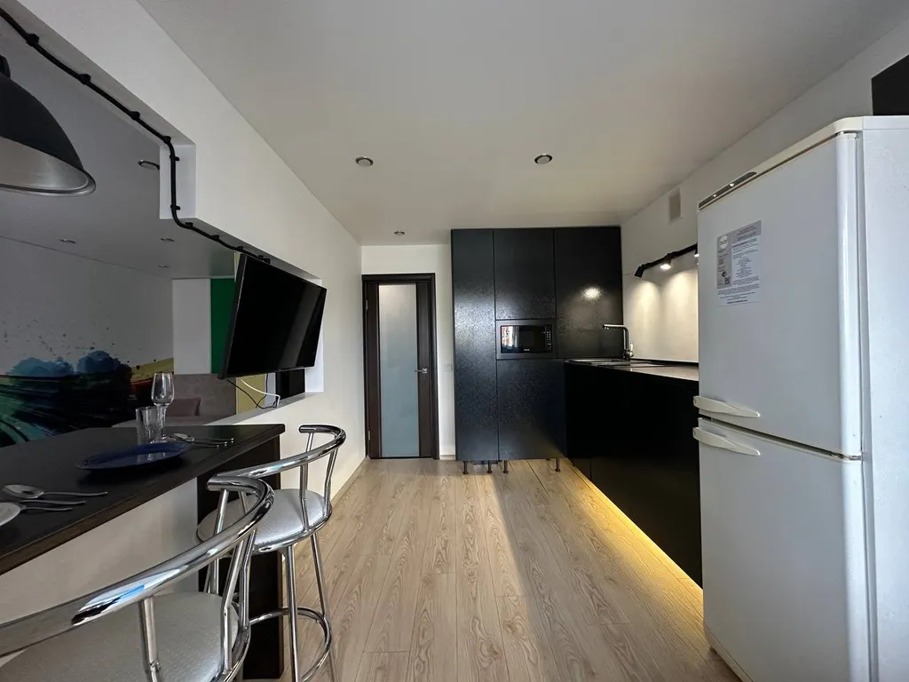 Стильная однокомнатная квартира в уютном районе рядом с лесом — аренда посуточно в Тольятти