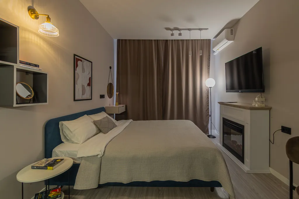 Апарт Aquamarine Resort с камином в доме с бассейном возле залива