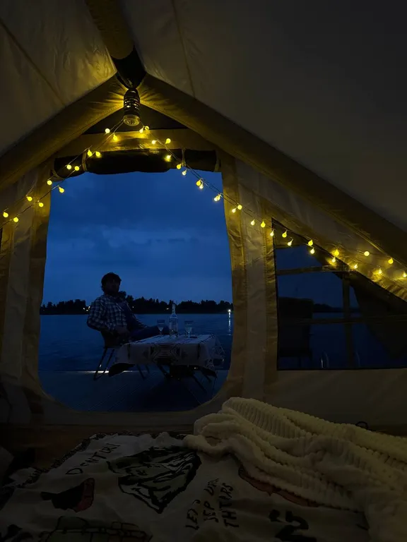 Глемпинго плот на Селигере у монастыря