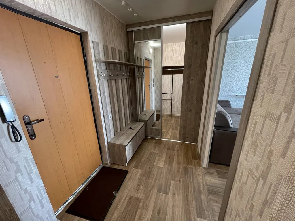 Квартира Двухкомнатная квартира рядом с ТЦ Июнь — Красноярск