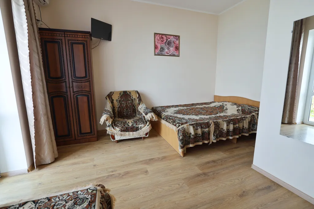 Квартира Квартира Трехместный номер с доп. местом с балконом и видом на море — Лазаревское