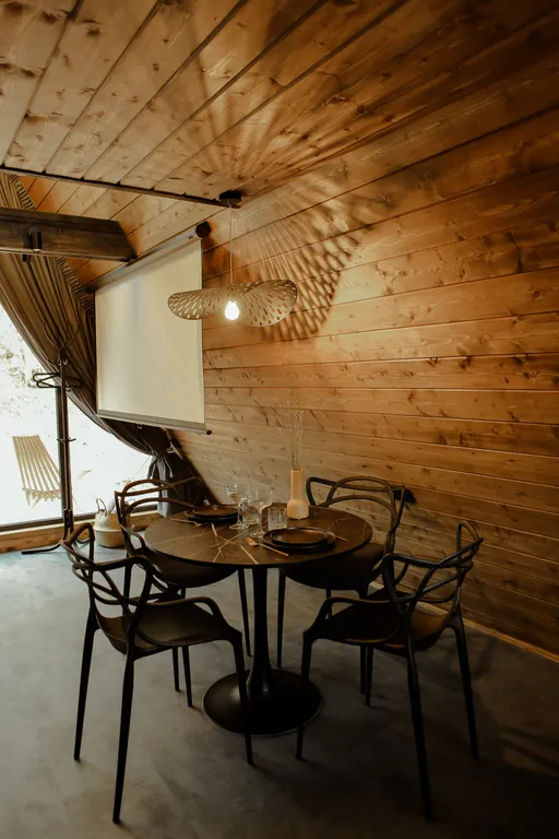 Коттедж Дом А-фрейм с джакузи в лесу — Северская