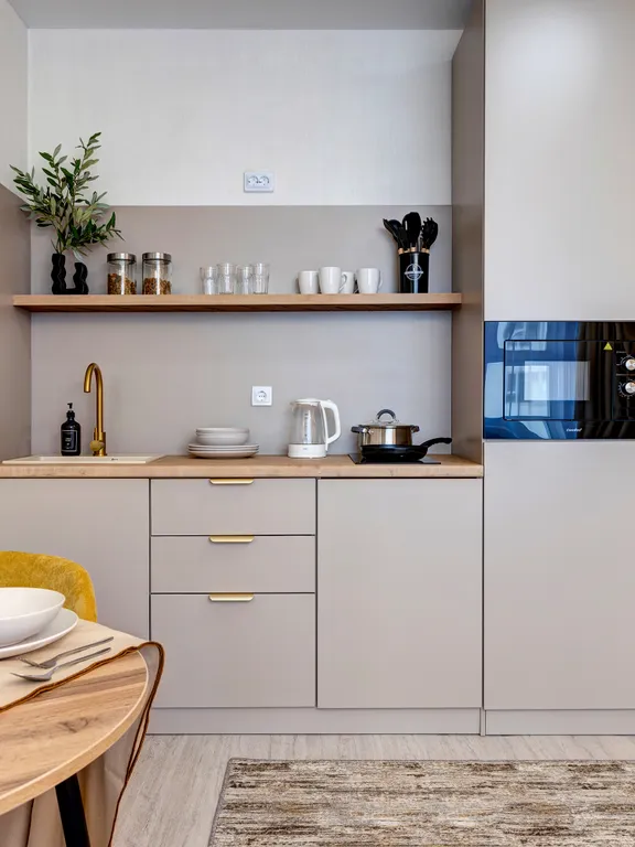 Спокойствие среди горной равнины