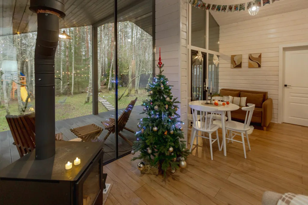 Уютный дом с сауной в лесу