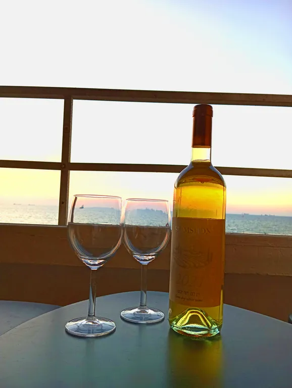 Потрясающие 2-комнатные апартаменты на берегу моря