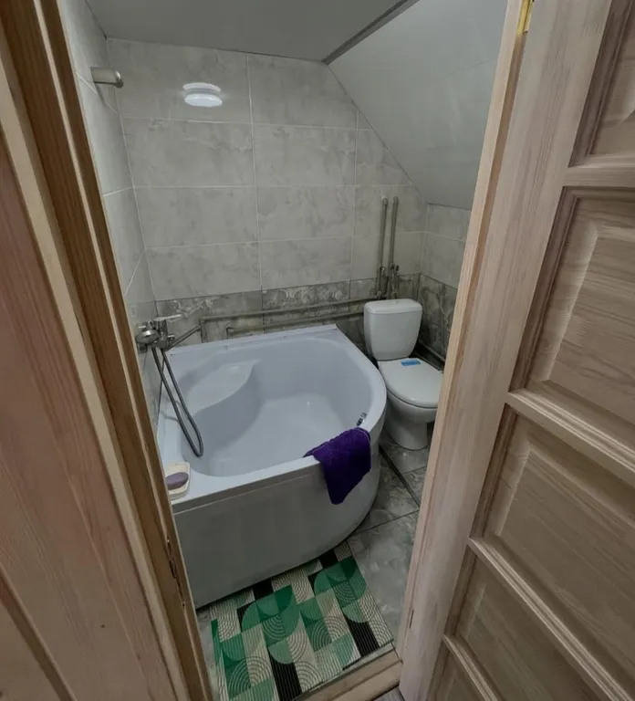 Целый этаж дома с отдельным входом