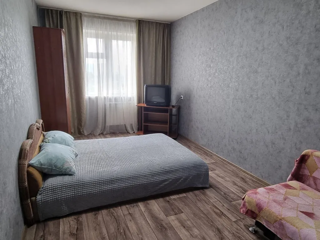 Квартира Светлая однокомнатная квартира для комфортного размещения — Красноярск