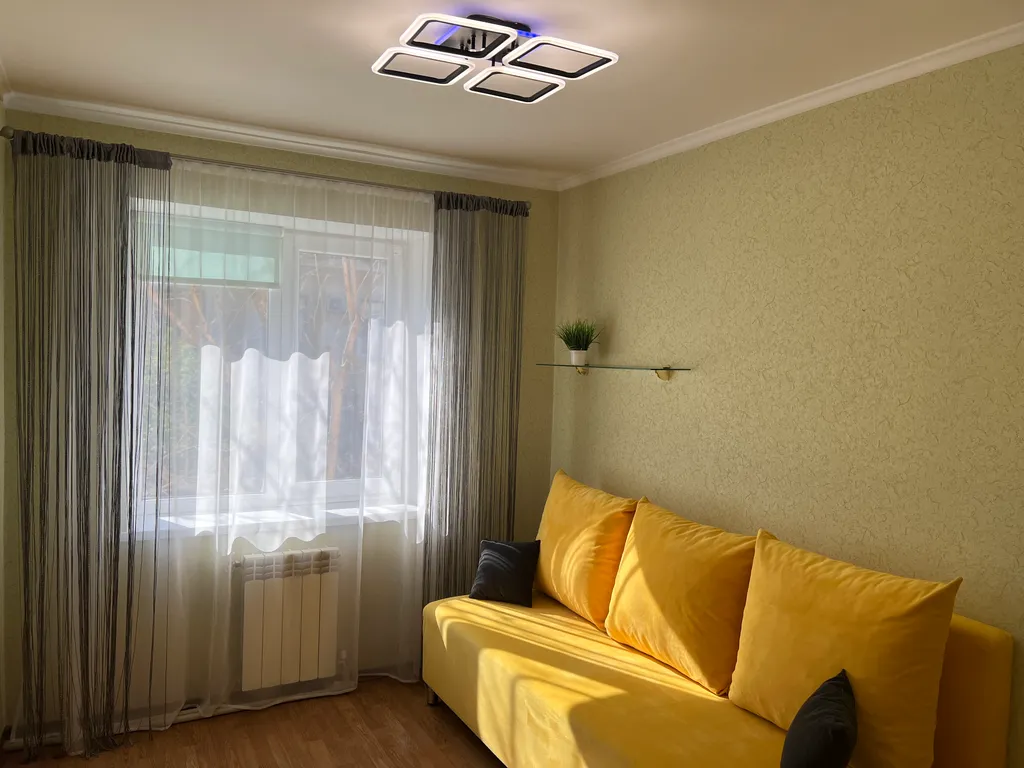 Квартира 3-комнатная Квартира — Евпатория