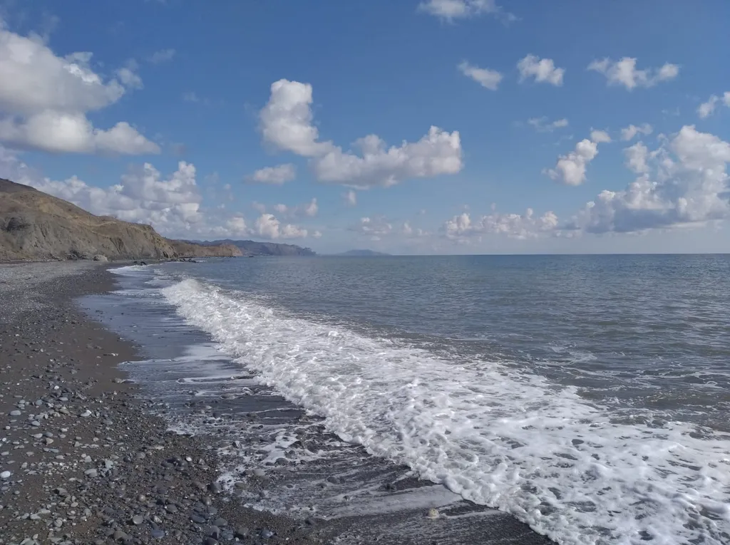 Домик в селе на побережье