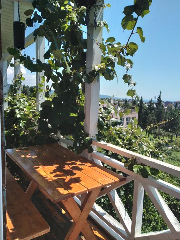 Коттедж Уютный дом в центре города Сухум с видом на город, море и горы — Сухум