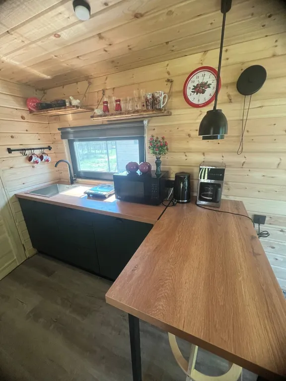 Уютный домик на берегу озера