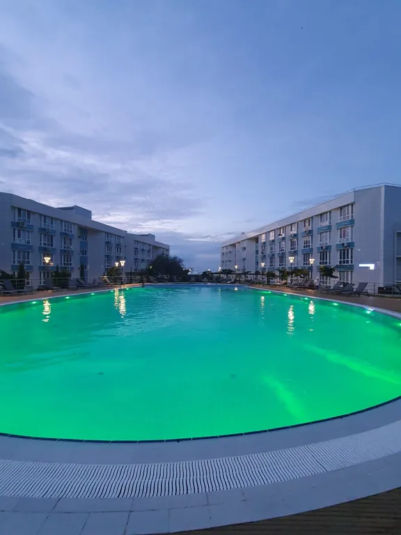 Видовые апартаменты на берегу моря с видом на море с бассейном