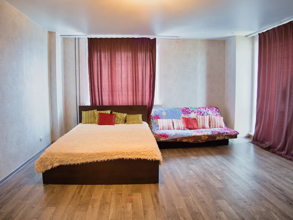 Квартира Очень большая однокомнатная ТРЦ Планета — аренда посуточно в Красноярск