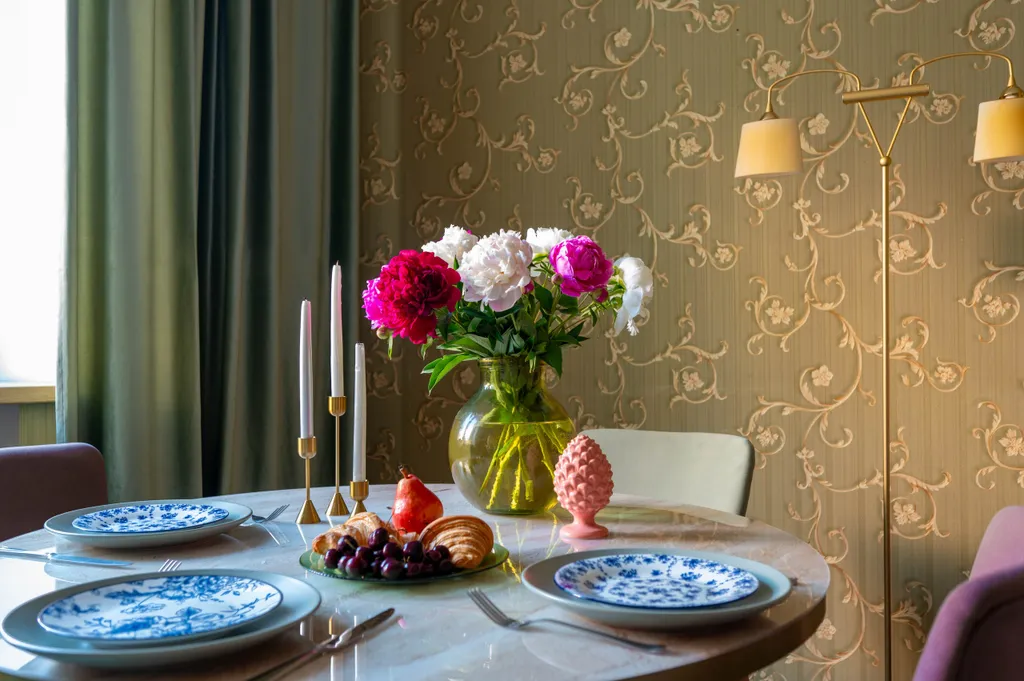 Парижское настроение с видом на Казанский собор