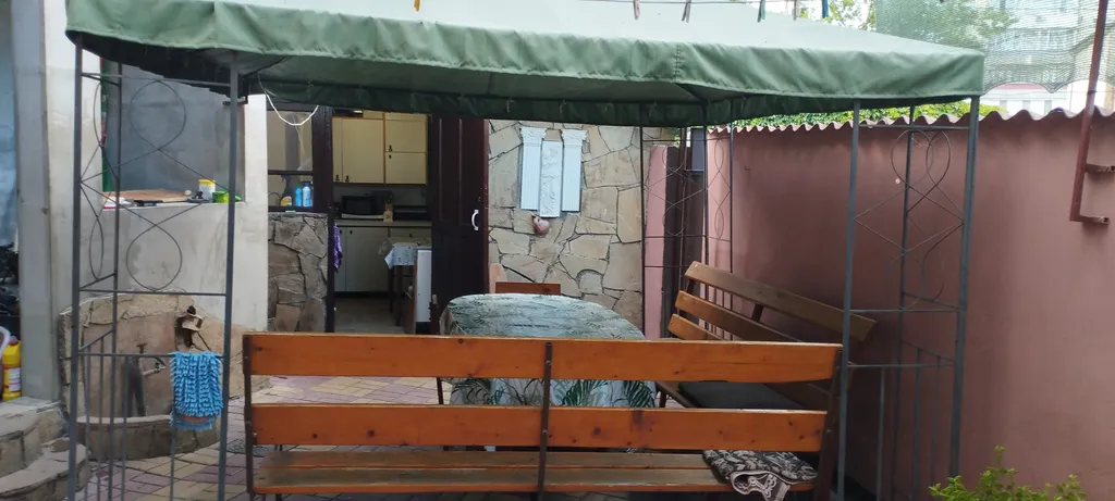 Летний домик рядом с морем, со своей зоной отдыха