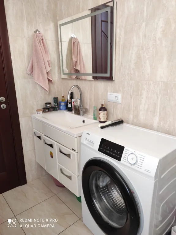 Просторный дом с райским садом на вершине холма с супер видами