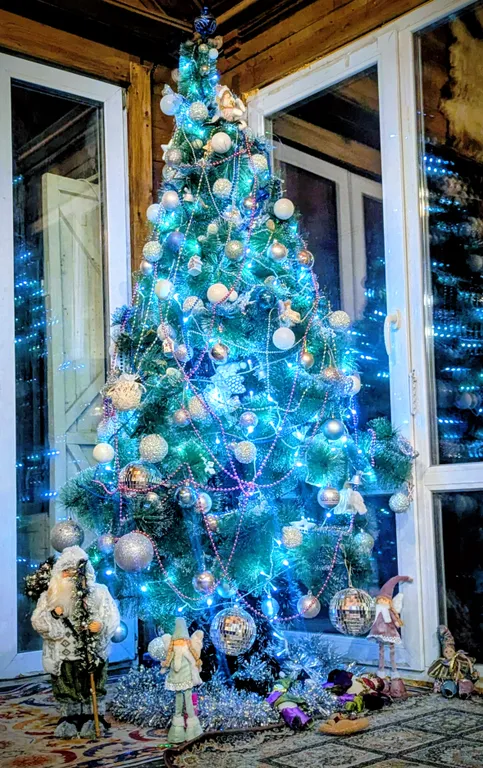 Коттедж Уютный домик с камином и бассейном — Глазово