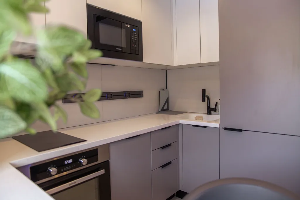 Стильная современная квартира с умной Алисой