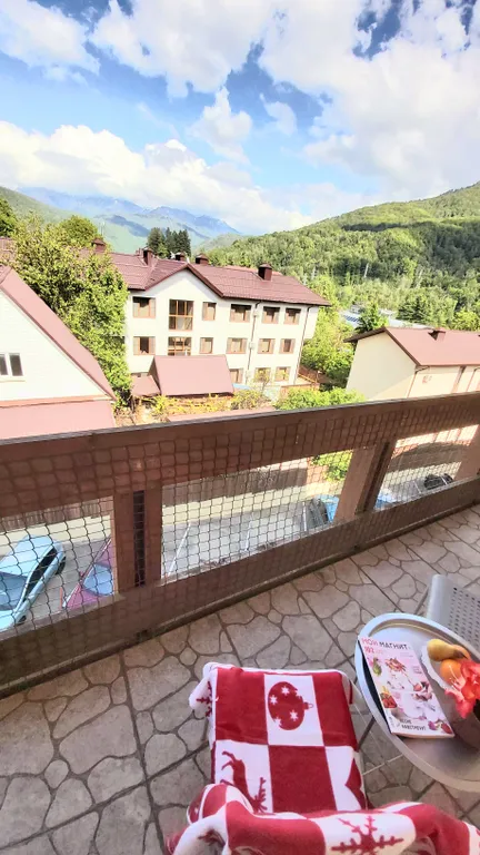 Студия с видом на Горы в центре