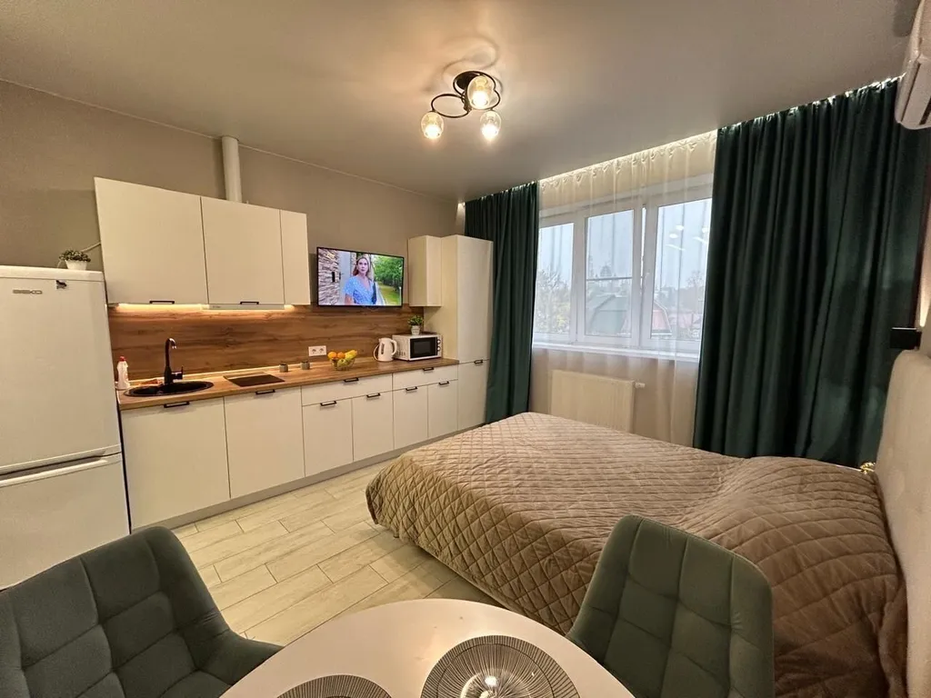 Новая студия с видом на Лавру