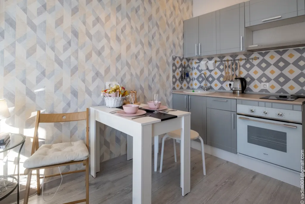 Студия около кадетского корпуса