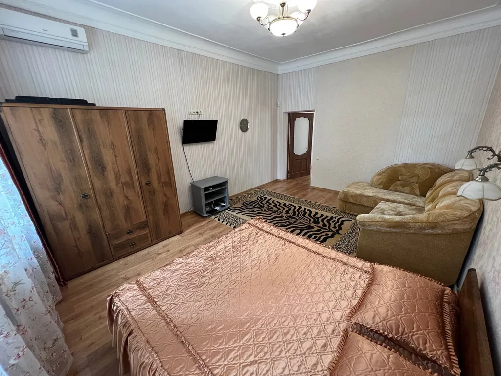 Четырёхкомнатный дом класса люкс в тихом центре