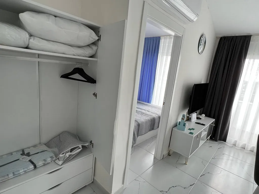 Стильные, комфортные апартаменты с видом на море Sky