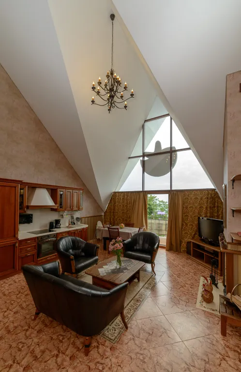 4-комнатная Квартира