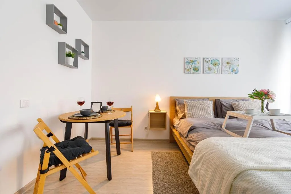 Квартира Студия со скандинавским стилем в центре города — аренда посуточно в Екатеринбург