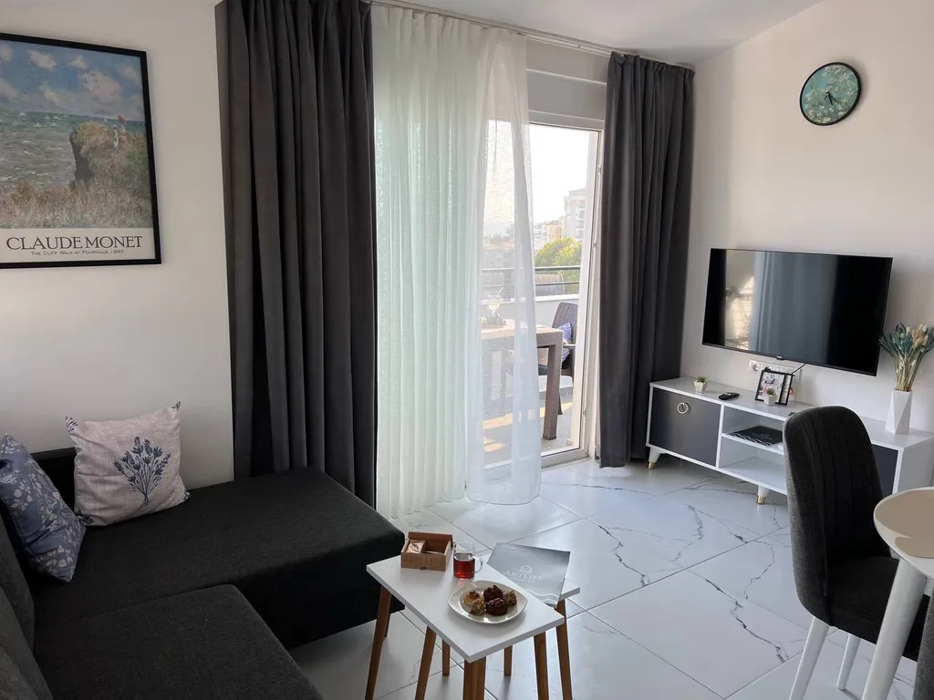 Стильные апартаменты с видом на море